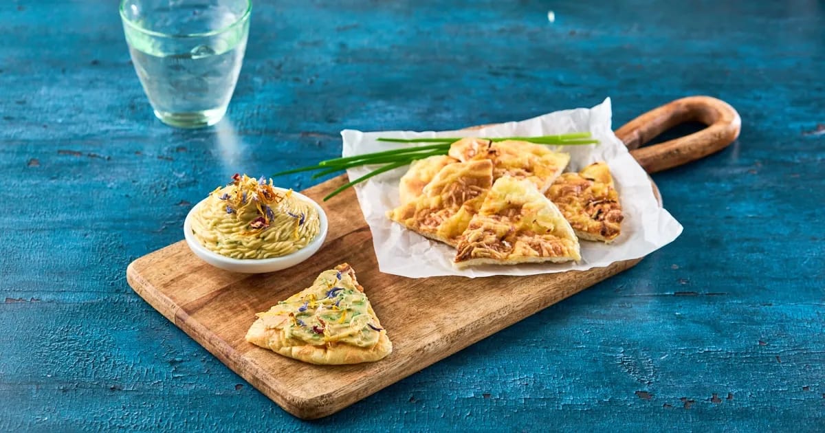 Kaasuien wolkenbrood met bruine kruidenboter