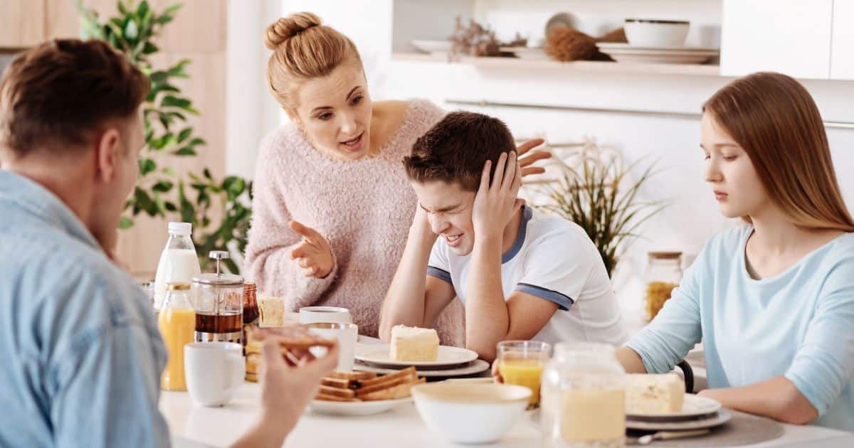 Zo overleef je de emotionele storm bij chronische ziekte in huis