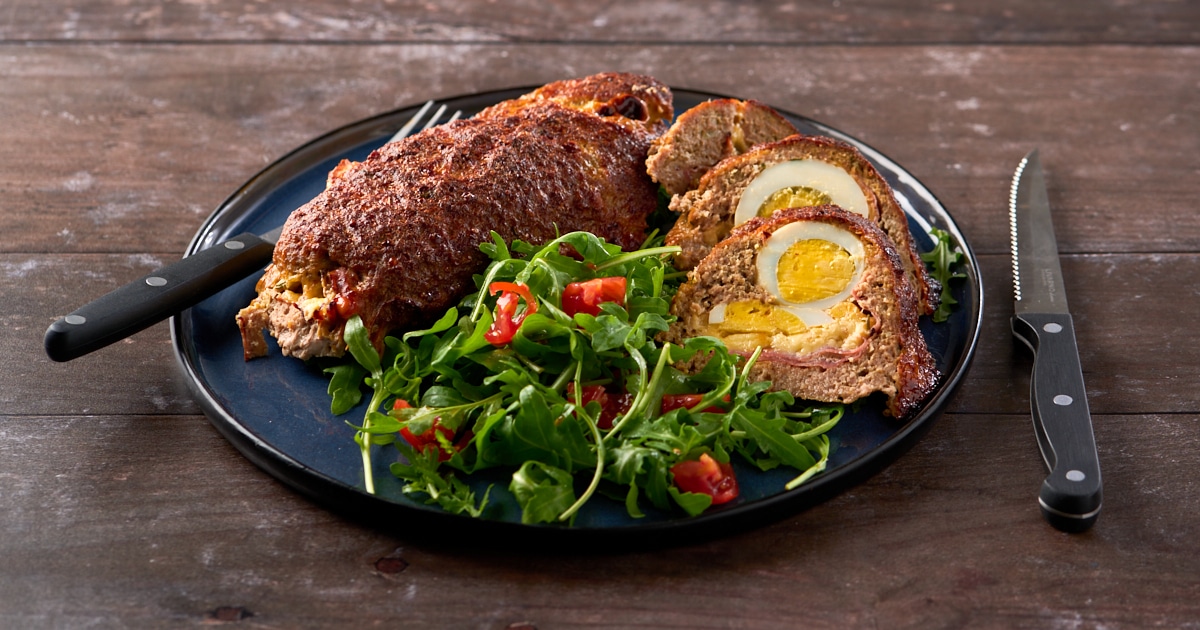 Gehaktbrood met ham, kaas en eieren